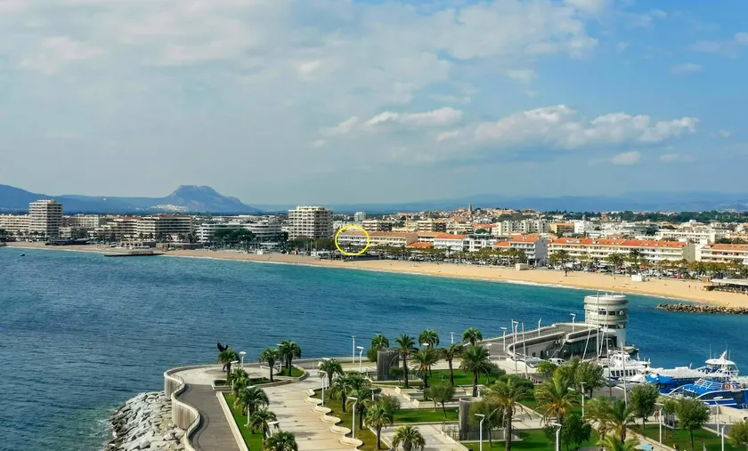 Sunny seafront 2-Br with Airco & all mod cons - Image 1