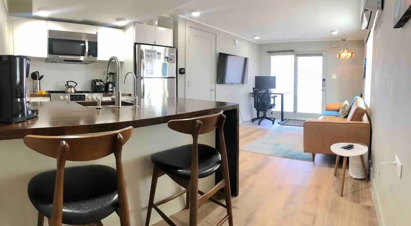 Modern Retreat for Non-Smokers. EV charger - Image 1