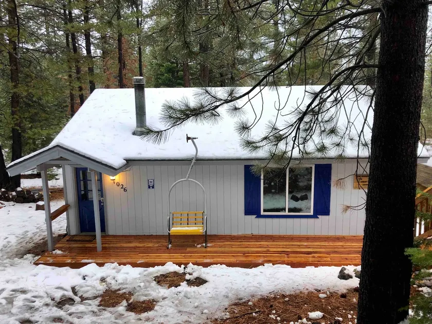 Secluded Cabin, Minutes From Skiing & The Lake - Image 1