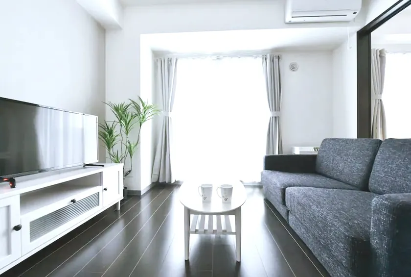 Sun Court Hon-dori Garden Hills, apartment with double bed and sofa bed sun-hd1002 - Image 1