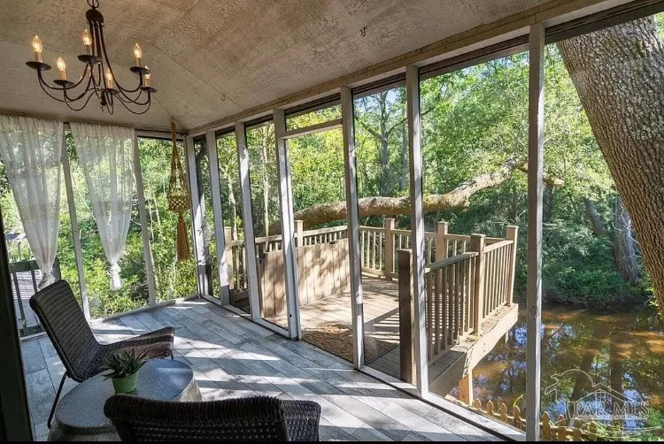 \"Tree House\" on The Creek in Mid Town Pensacola! - Image 1