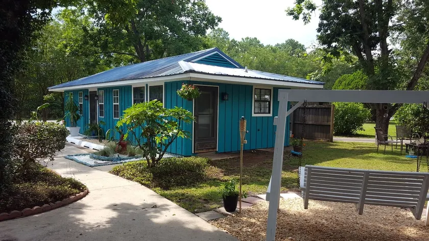 Sierra's Cottage by the Creek - Image 1