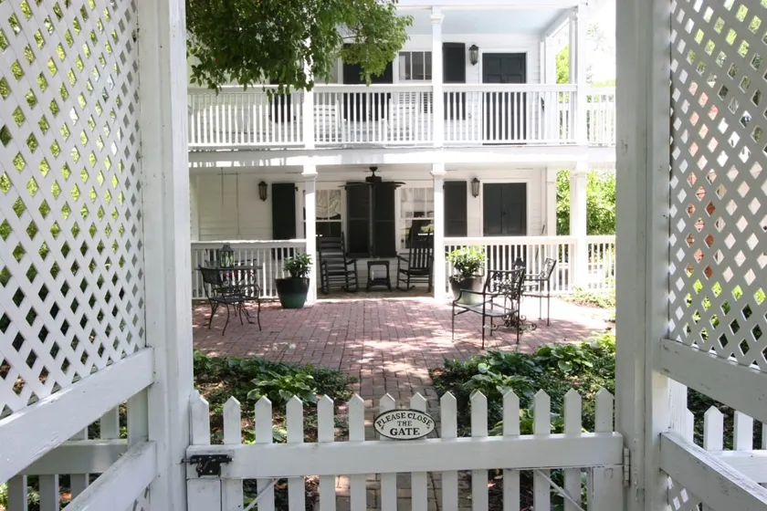 Historic Beaufort Carriage House (Sweetgrass) - Image 1