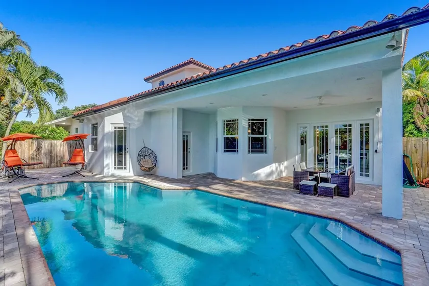 3600sf /Pool/Gameroom - Image 1