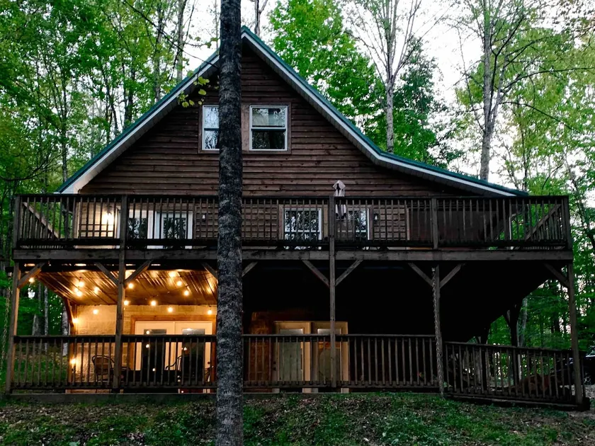 Lake Escape Cabin - Image 1