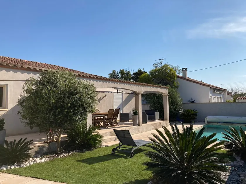 Vacation villa with pool, close to beaches - Image 1