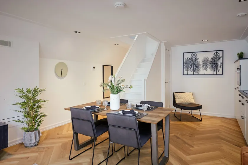 City Center Amsterdam Luxe King Apartment > 80 m3 - Image 1
