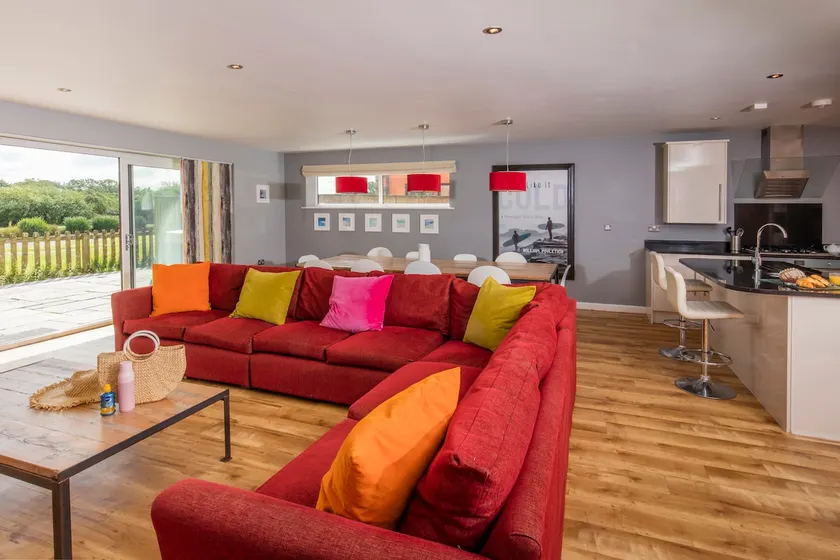 Celebration stay Hot Tub, Pool Table. 6 ensuites - Image 1