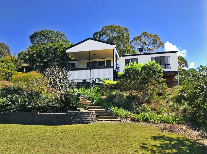 Absolute Waterfront Island Oasis - Image 1