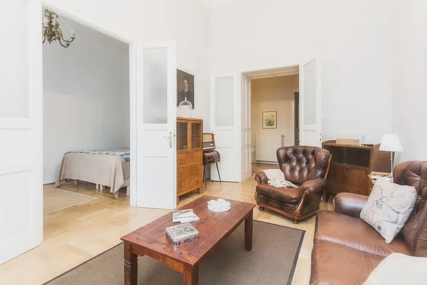 Budapest HOME Bourgeous Chic - Image 1