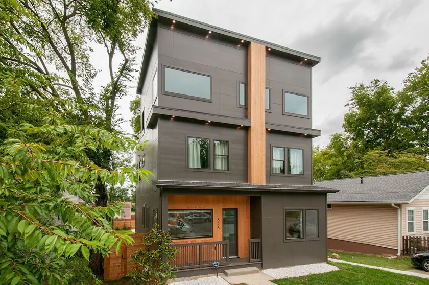 Luxurious Home w/roof top - 2 miles from Broadway! - Image 1