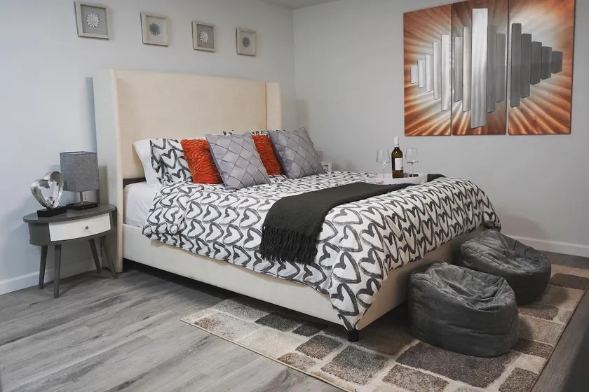 LUX STUDIO NEAR BEACH/PRIVATE/FREE WIFI & PARKING! - Image 1