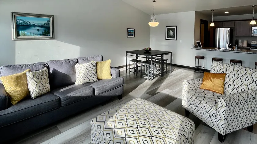 Townhome between 2 Ski Resorts! - Image 1