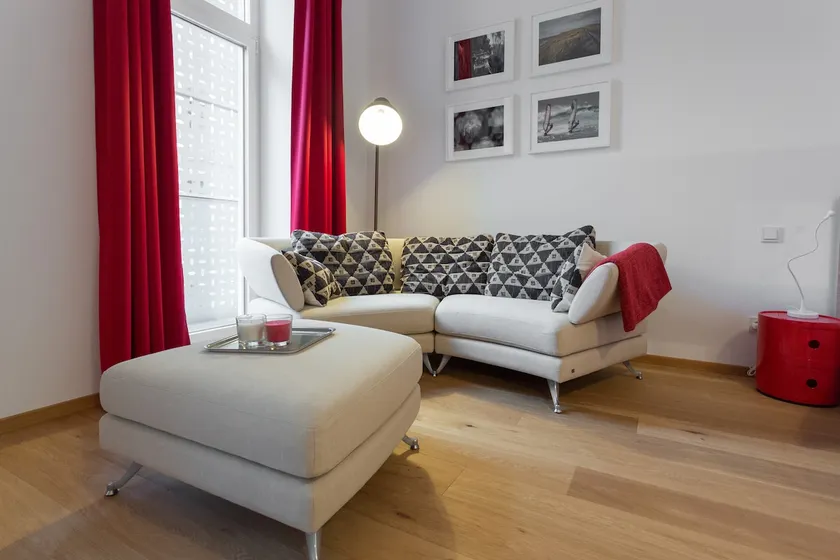 Stylish in Top Location! - Image 1