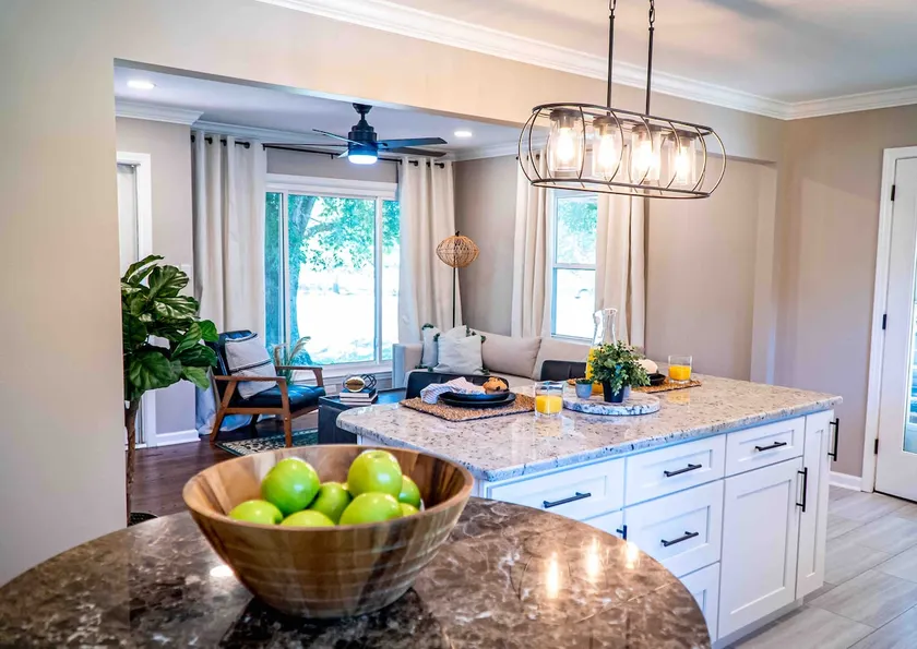 Elegant 2BR Retreat • Spa Showers • Chef Kitchen - Image 1