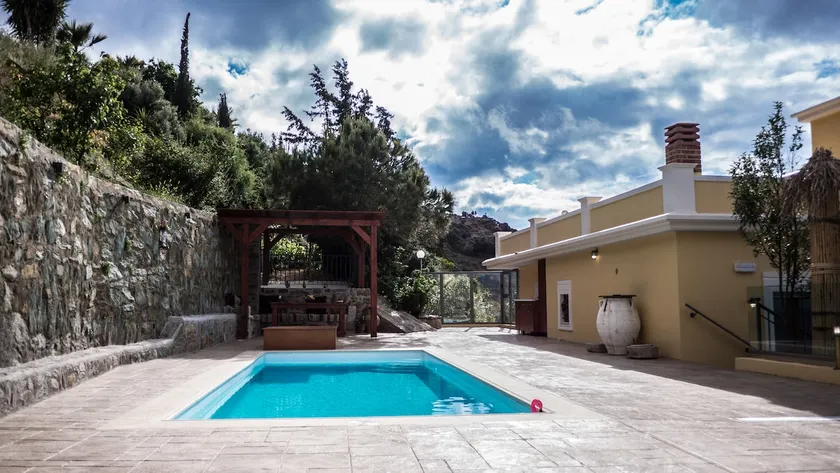 Olenia Residence med privat pool, havudsigt og balkon. - Image 1