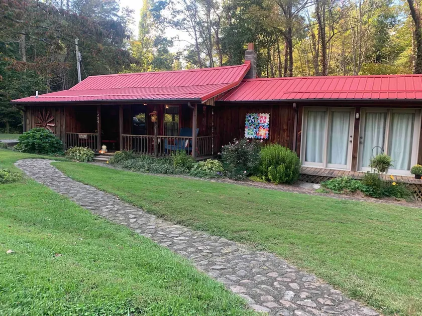 Baker's Cottage - Image 1