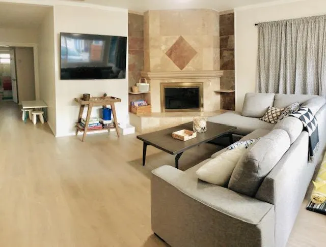 Remodeled home steps from the Beach - 6 person hot - Image 1