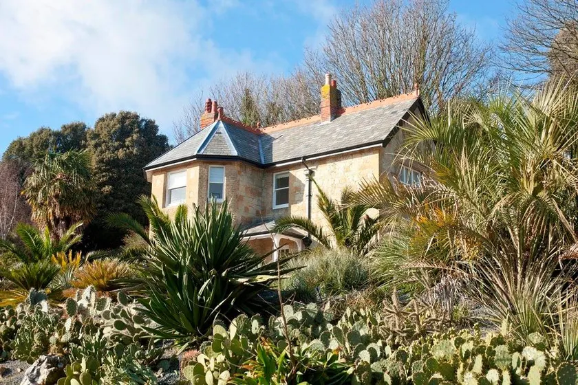 Signal Point Cottage - Image 1