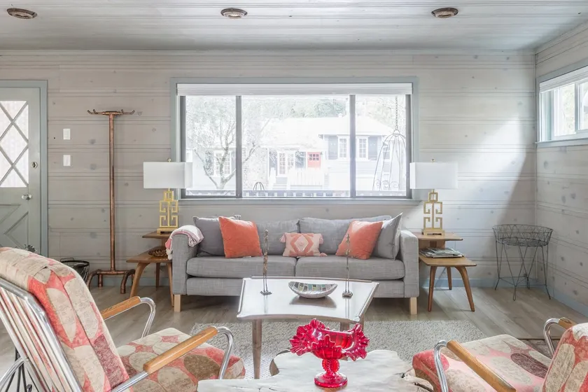 Riverside Lodge House in Guerneville - Image 1