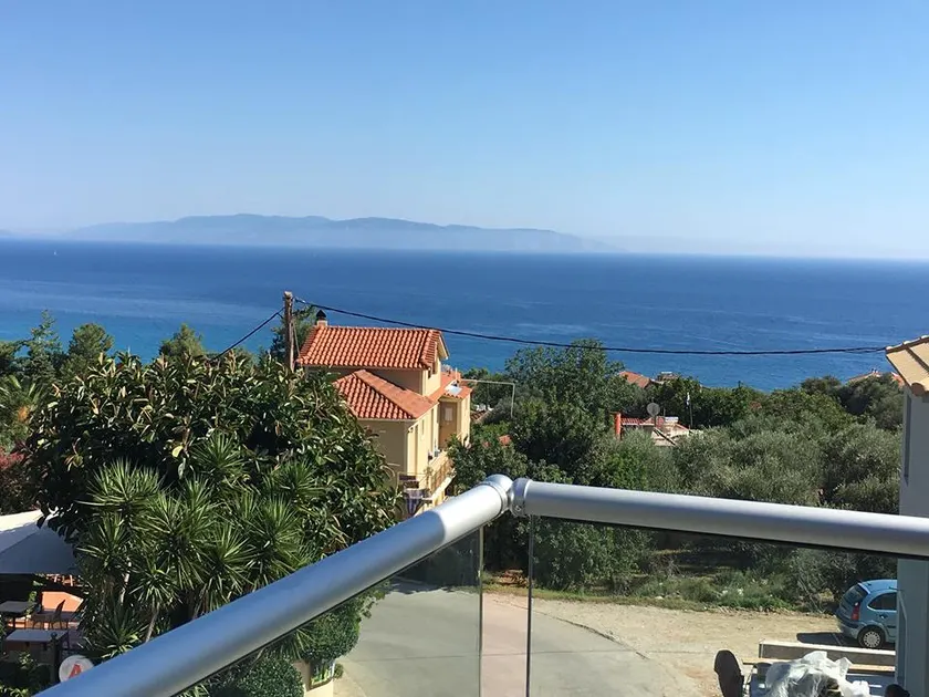 Luxury apartment with sea view at 900 m from beach - Image 1