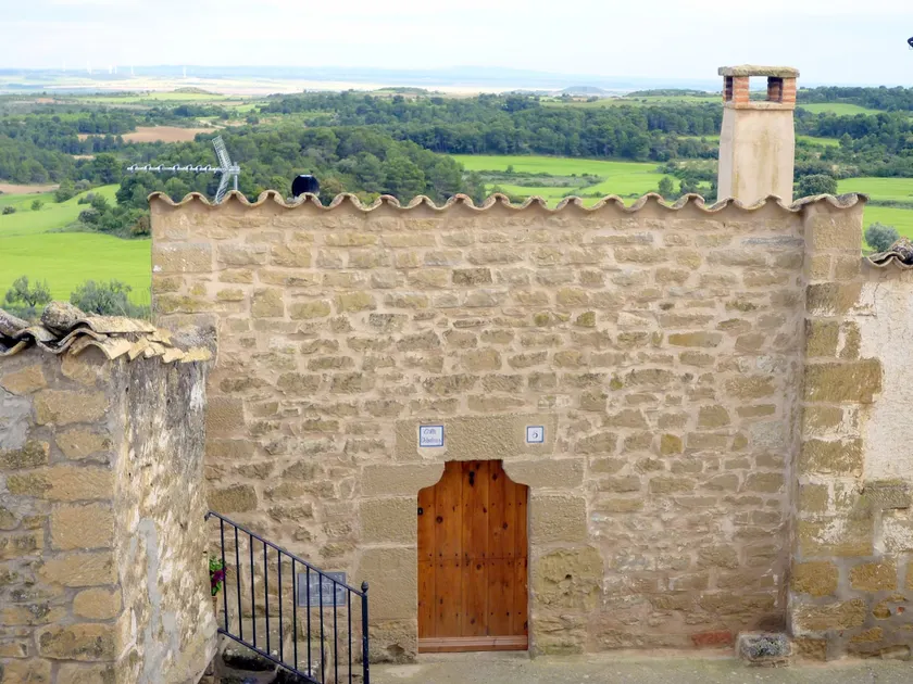 La Casa Laste - Image 1