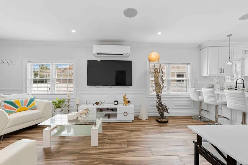 Modern Retreat | Prime Location | Walk to Train - Image 1