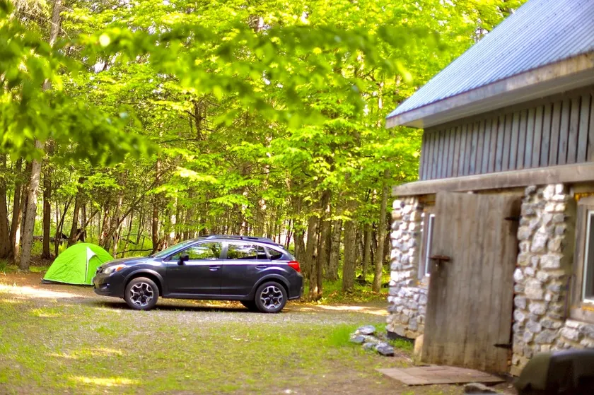 Loft style cabin situated on 2.5 acres of woodland - Image 1