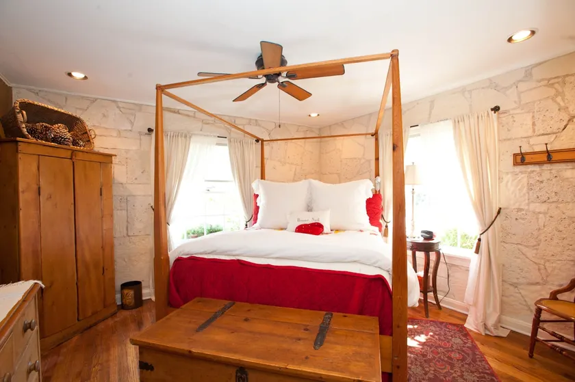 Bailey Lane Bed & Coffee - Image 1