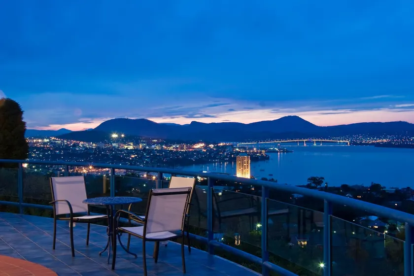 Enchanting Views with relaxing SPA and Sauna. - Image 1
