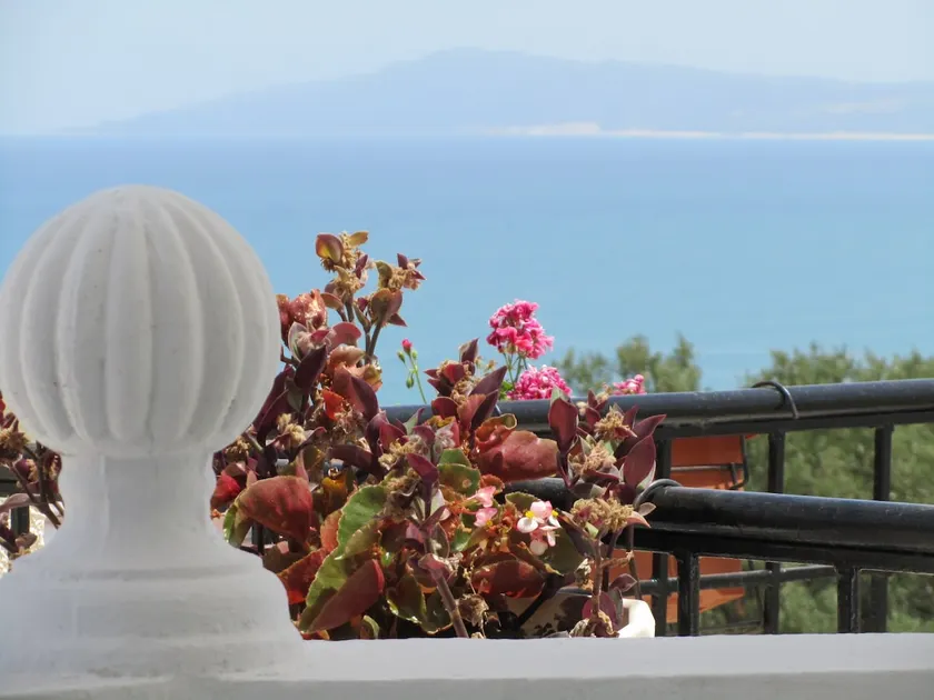 ”La Maison Bleue” between Land and Sea - Image 1