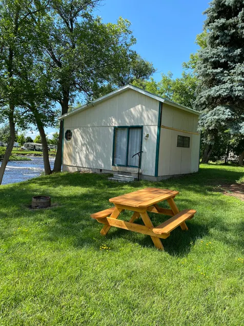 Beautiful Cabin On The River! Adirondack King Bed - Image 1