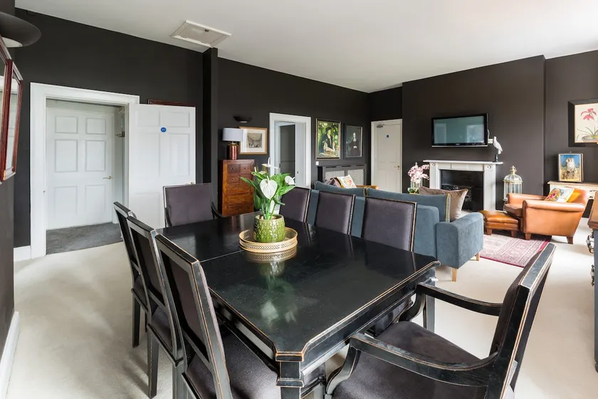 Judges Lodgings Penthouse inc parking nr docks - Image 1