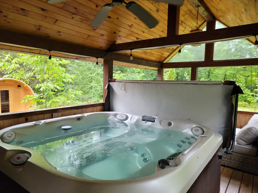 Forest Chalet • Private Spa & Sauna • Quiet - Image 1