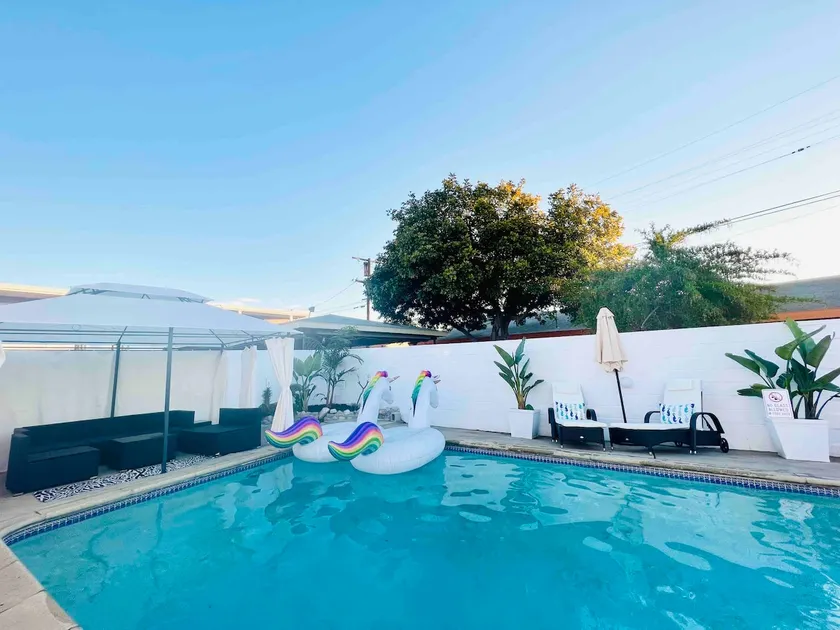 LA hidden gem, 11 min to Sofi, swimming pool - Image 1