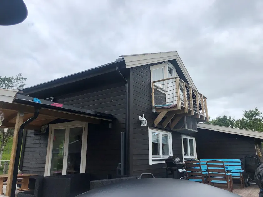 Spacious cabin with good standard and access by car. - Image 1