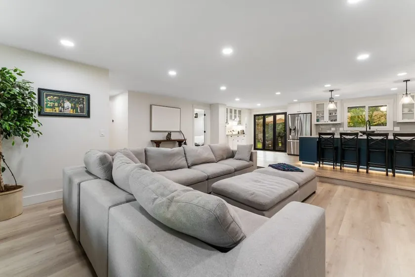 Beautiful 4 bedroom private family getaway! - Image 1