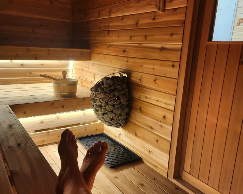 1910 Farmhouse with a Cottage Vibe -Sauna & HotTub - Image 1
