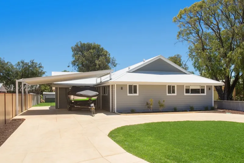 SEA BREEZE - Beachside Family Haven - Image 1