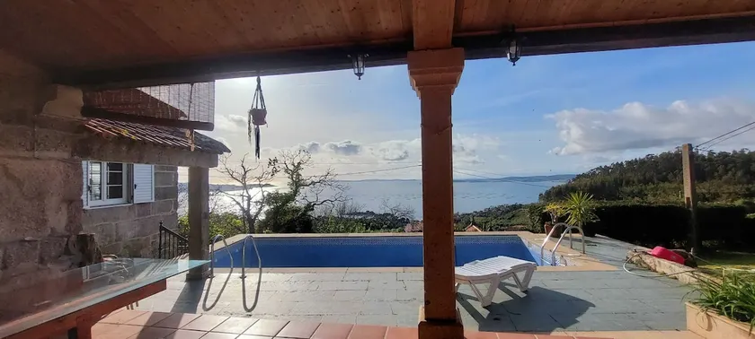 Stunning views. Country house with swimming pool. - Image 1