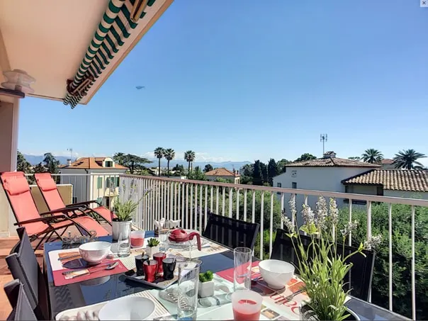 6~ Chic and Charming 3 rooms in the heart of Antibes - Image 1