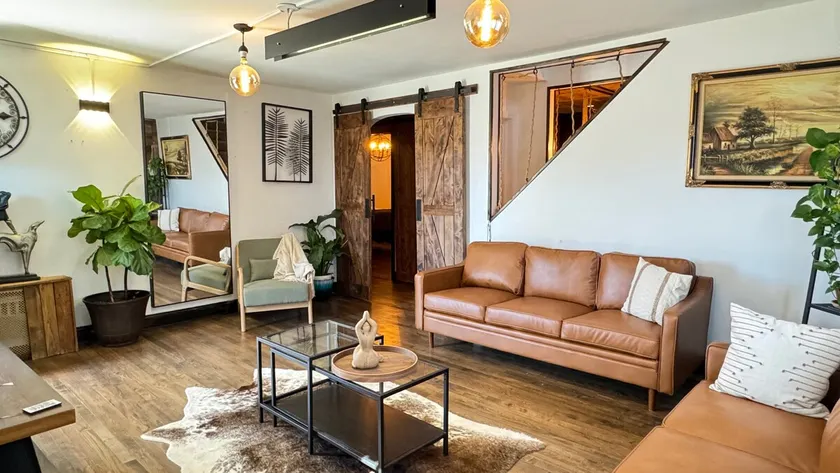 Classic style in a peaceful area - Image 1
