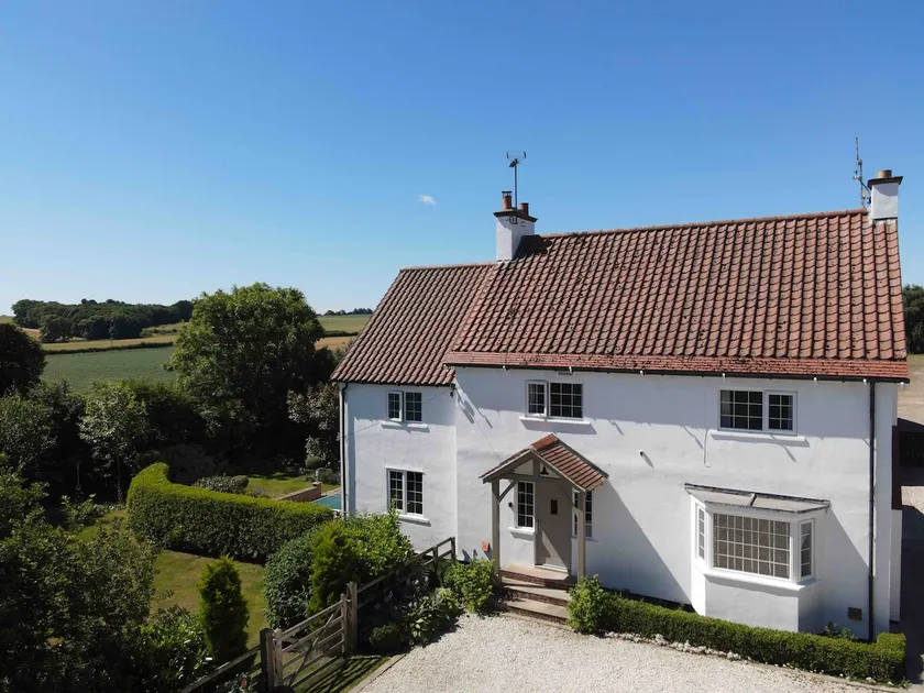 Explore North Yorkshire. Large, stylish farmhouse - Image 1