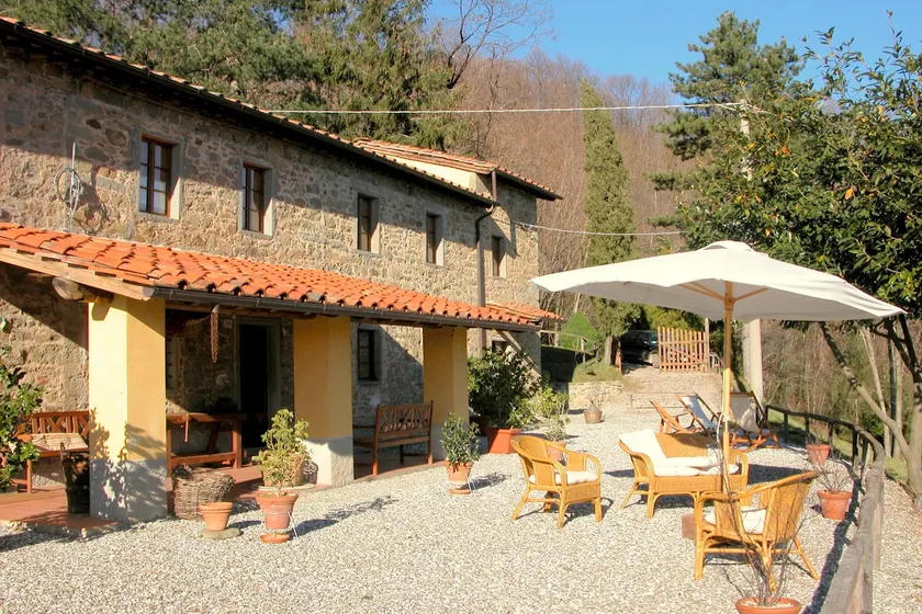 Hytte i Pescia med Pool og Have - Image 1