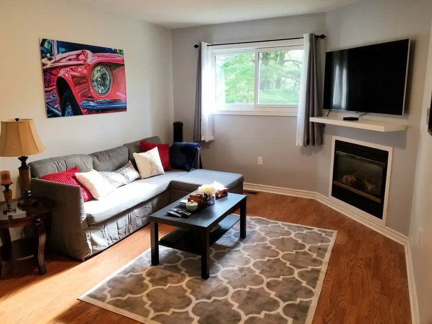 Stylish, Modern 2nd Floor Private Apt. Quiet Area - Image 1