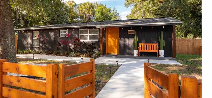 Entire residential home in the heart of Tampa - Image 1
