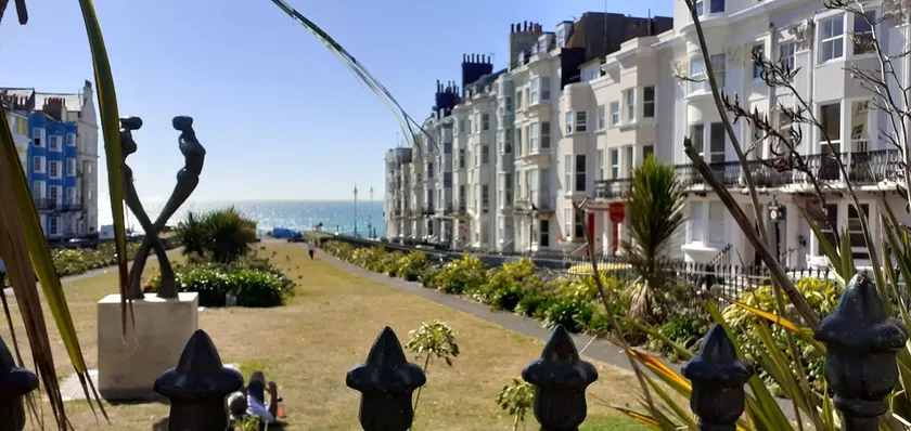 Brighton Sea View flat FREE NETFLIX, Tea & Coffee - Image 1
