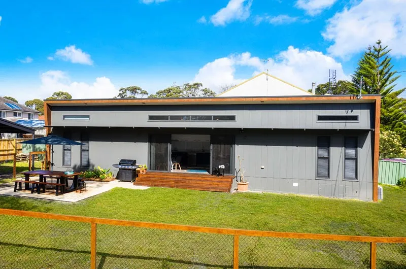 Pet Friendly | Modern Home 3 Mins to Beach - Image 1