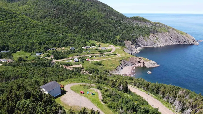 (Meat Cove) Hines Ocean View Lodge - Image 1