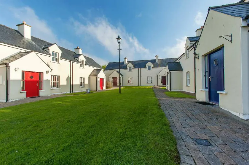 The Old Cosy Cottage - Image 1